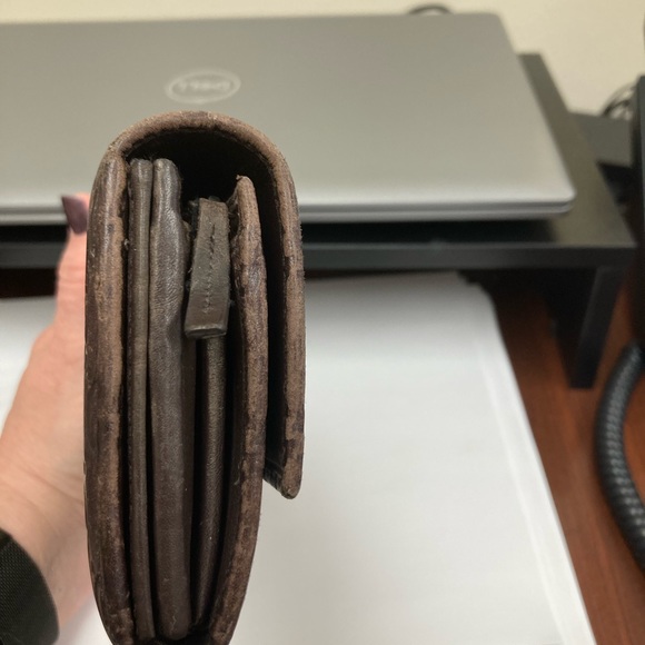 Gucci wallet.  Approximately 8x4 - Picture 8 of 13